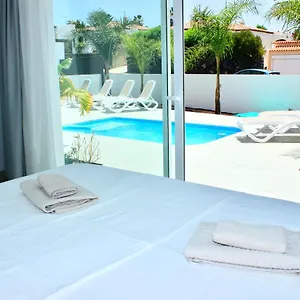 vila-amalie-3bdr3-bath-in-amarilla-golf.tenerifehoteles.net/